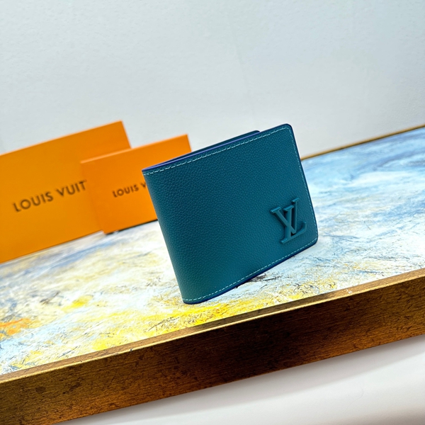 LVコピーウォレット着用イメージ